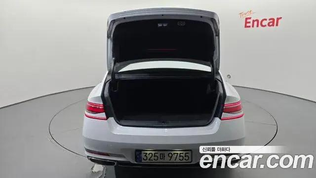 Genesis G90 2023 — Photo 17/20