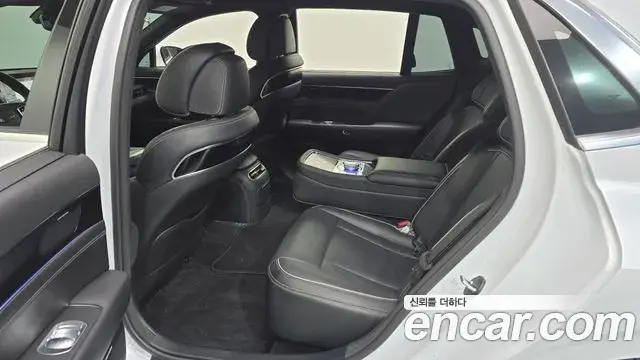 Genesis G90 2023 — Photo 19/20