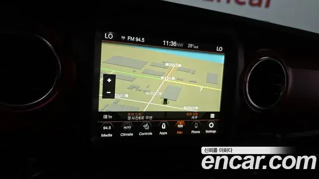 Jeep Wrangler 2023 — Фото 14/20