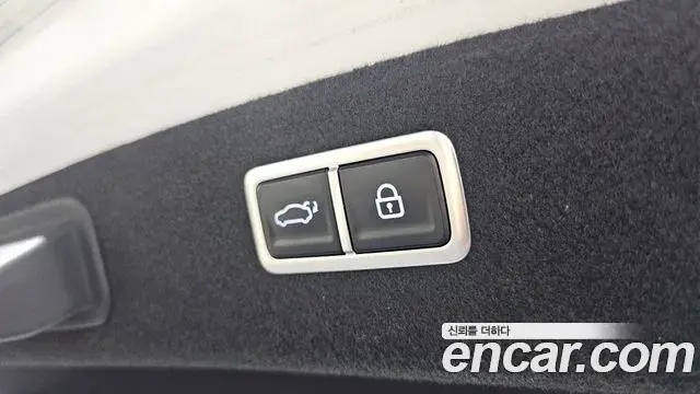 Genesis Electrified G80 2024 — Photo 16/20