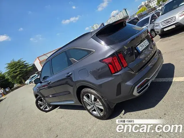 Kia Sorento 2021 — Фото 1/20