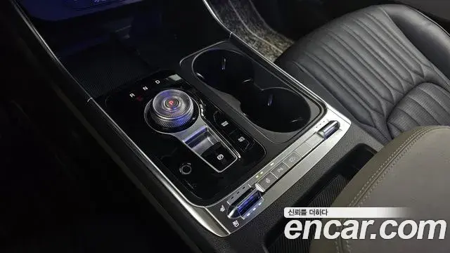 Kia Carnival 2024 — Photo 9/20
