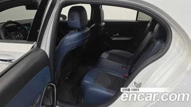 Mercedes-Benz A-Class 2019 — Фото 12/20