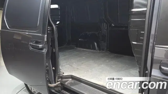 Hyundai Staria 2023 — Фото 11/20