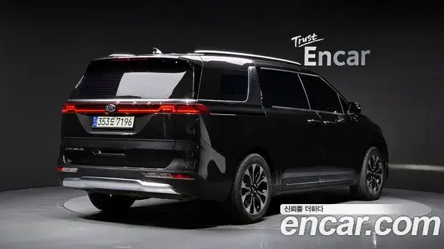 Kia Carnival 2020 — Photo 2/20
