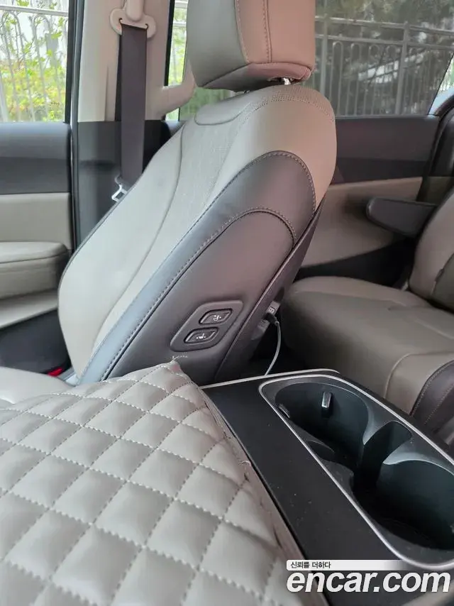 Kia Carnival 2025 — Фото 12/14