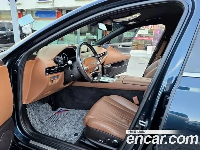 Genesis Electrified G80 2022 — Photo 7/20