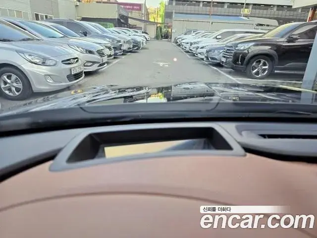 Genesis Electrified G80 2022 — Photo 11/20