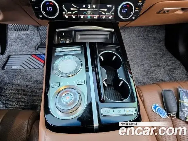 Genesis Electrified G80 2022 — Photo 15/20