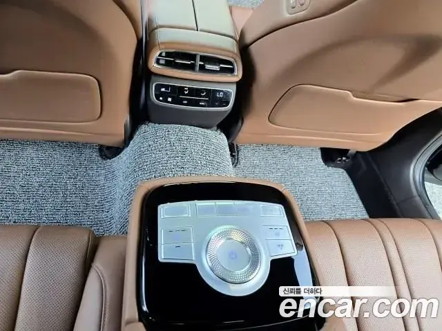 Genesis Electrified G80 2022 — Photo 16/20