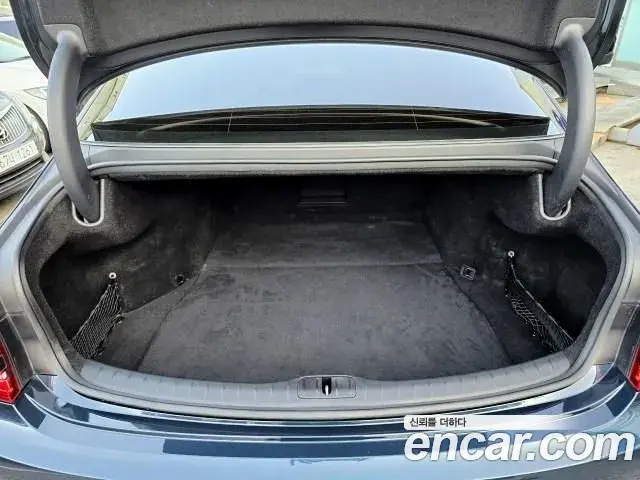 Genesis Electrified G80 2022 — Photo 17/20