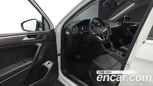 Volkswagen Tiguan Allspace 2022 — Photo 19/20