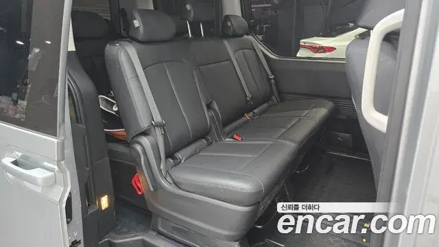 Hyundai Staria 2024 — Фото 11/20