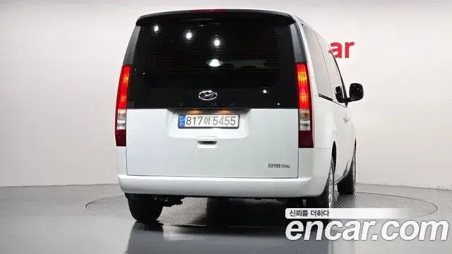 Hyundai Staria 2022 — Фото 3/20