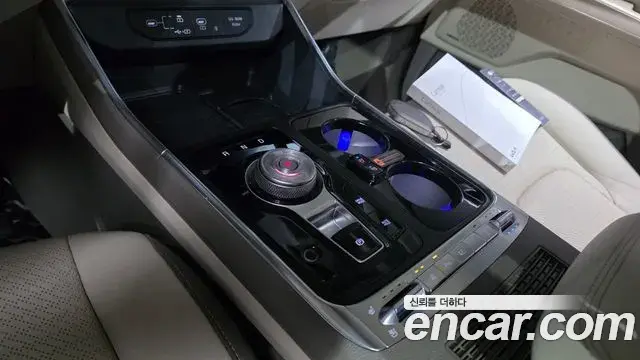 Kia Carnival 2024 — Photo 9/20