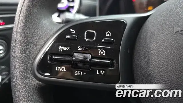Mercedes-Benz A-Class 2020 — Фото 17/20