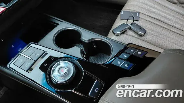 Kia K8 2022 — Şəkil 17/34