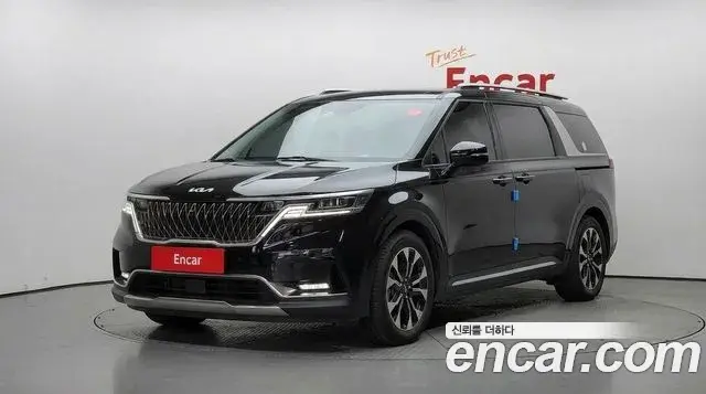 Kia Carnival 2021 — Фото 1/20