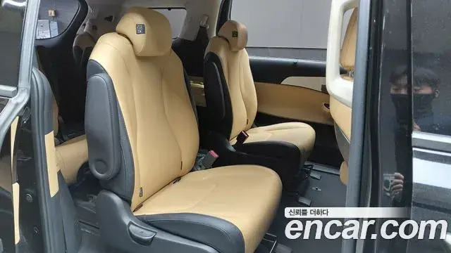 Kia Carnival 2021 — Фото 11/20