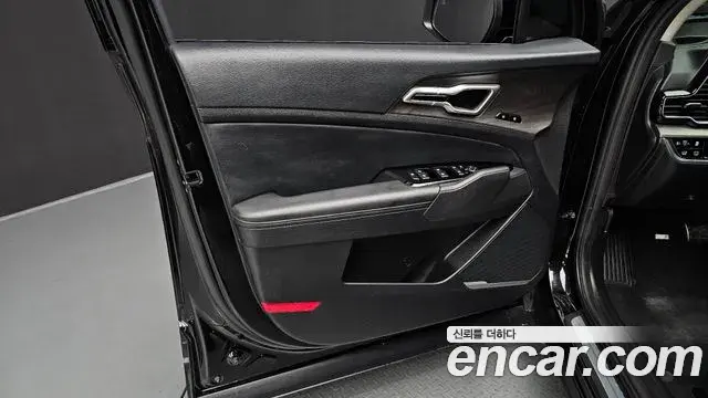 Kia Sportage 2022 — Photo 3/33