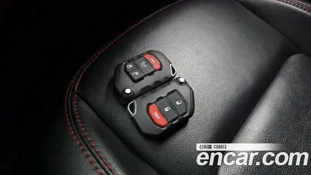 Jeep Wrangler 2023 — Фото 16/20