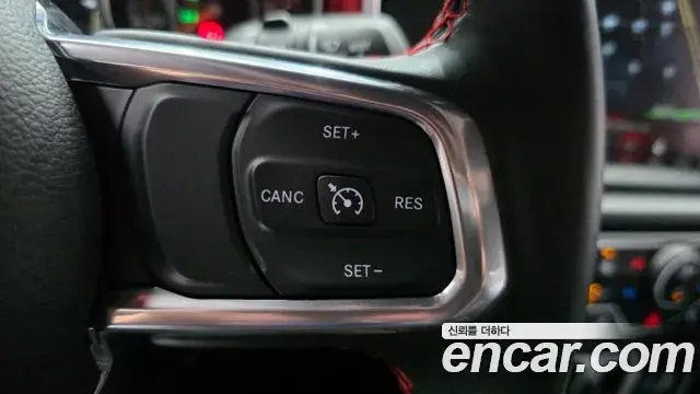 Jeep Wrangler 2023 — Фото 17/20