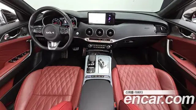 Kia Stinger 2022 — Photo 10/20