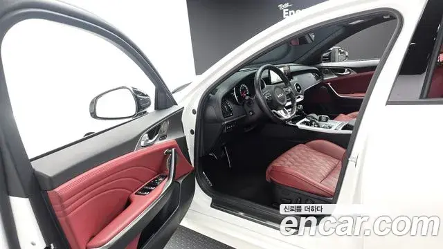 Kia Stinger 2022 — Photo 9/20