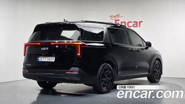 Kia Carnival 2024 — ფოტო 2/20