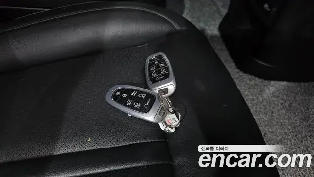 Hyundai Staria 2021 — Фото 18/20