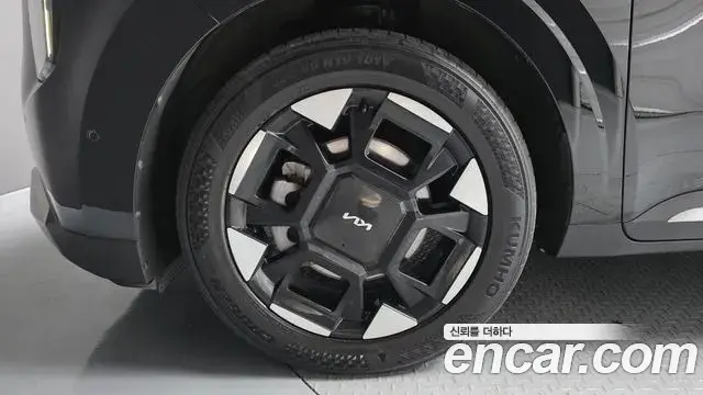 Kia Carnival 2024 — Photo 5/20