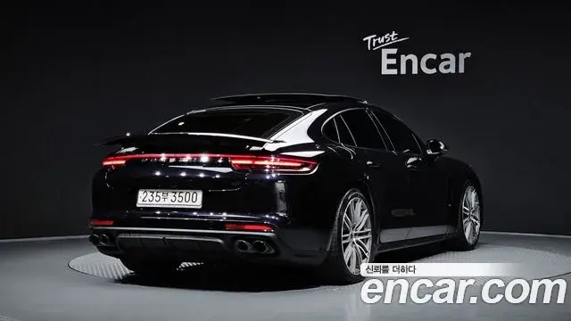 Porsche Panamera 2020 — Фото 2/20