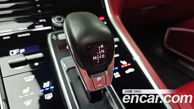 Porsche Panamera 2020 — Фото 9/20