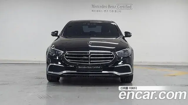 Mercedes-Benz E-Class 2023 — Photo 2/20