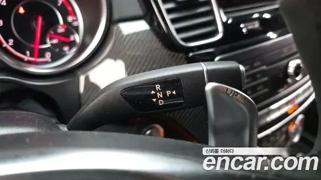 Mercedes-Benz GLE-Class 2019 — Photo 4/35