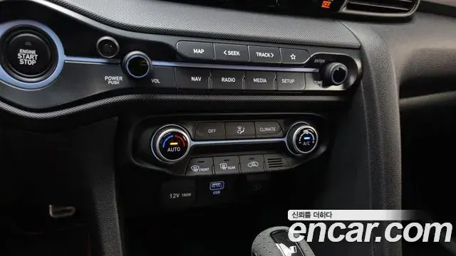 Hyundai Veloster 2021 — Фото 18/20