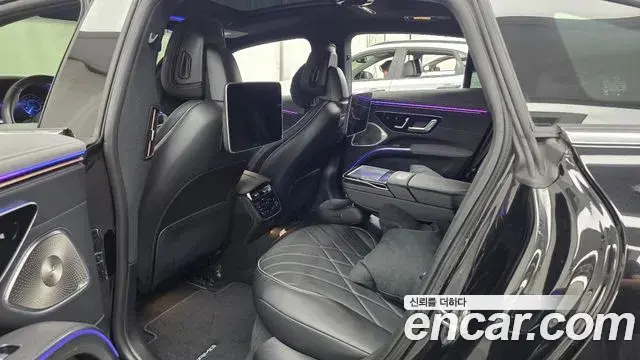 Mercedes-Benz EQS 2022 — Şəkil 27/38
