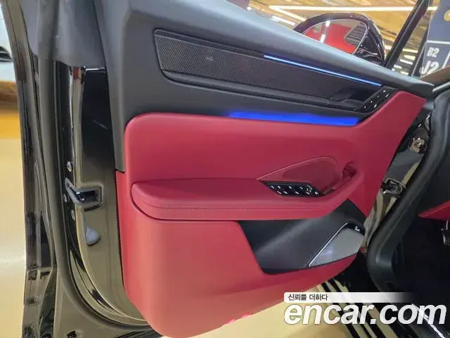 Porsche Macan EV 2026 — Photo 16/20