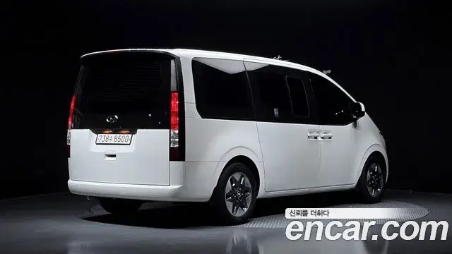 Hyundai Staria 2023 — Şəkil 2/20