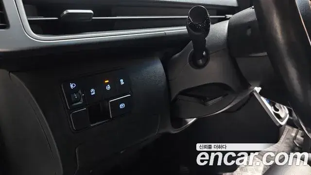 Hyundai Staria 2023 — Şəkil 17/20