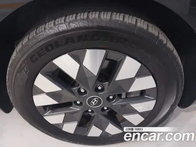 Hyundai Staria 2022 — Фото 19/20