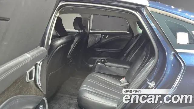 Kia K8 2023 — Photo 12/20
