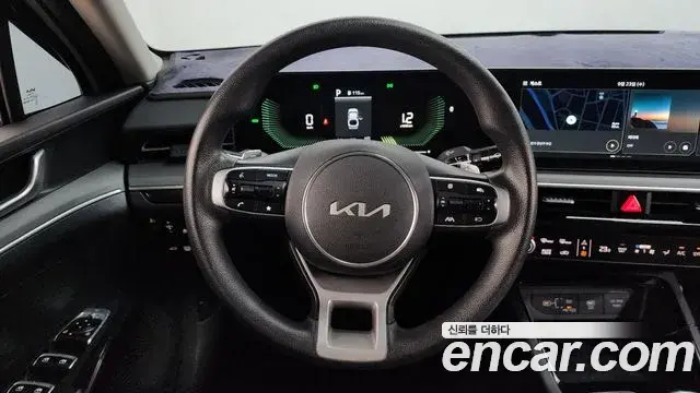 Kia K5 2024 — Şəkil 14/32