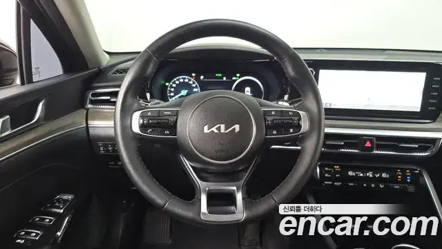Kia K5 2023 — Şəkil 14/38
