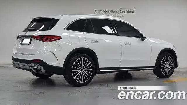 Mercedes-Benz GLC-Class 2023 — Photo 2/19