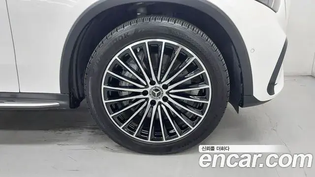 Mercedes-Benz GLC-Class 2023 — Photo 5/19
