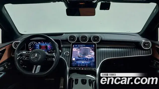 Mercedes-Benz GLC-Class 2023 — Photo 10/19