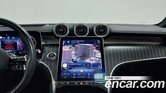 Mercedes-Benz GLC-Class 2023 — Photo 16/19