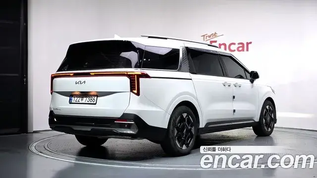 Kia Carnival 2024 — Photo 2/20