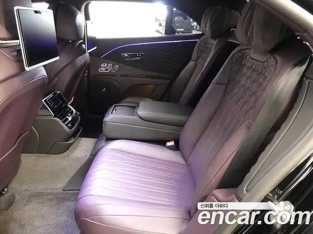 Bentley Flying Spur 2020 — ფოტო 17/20